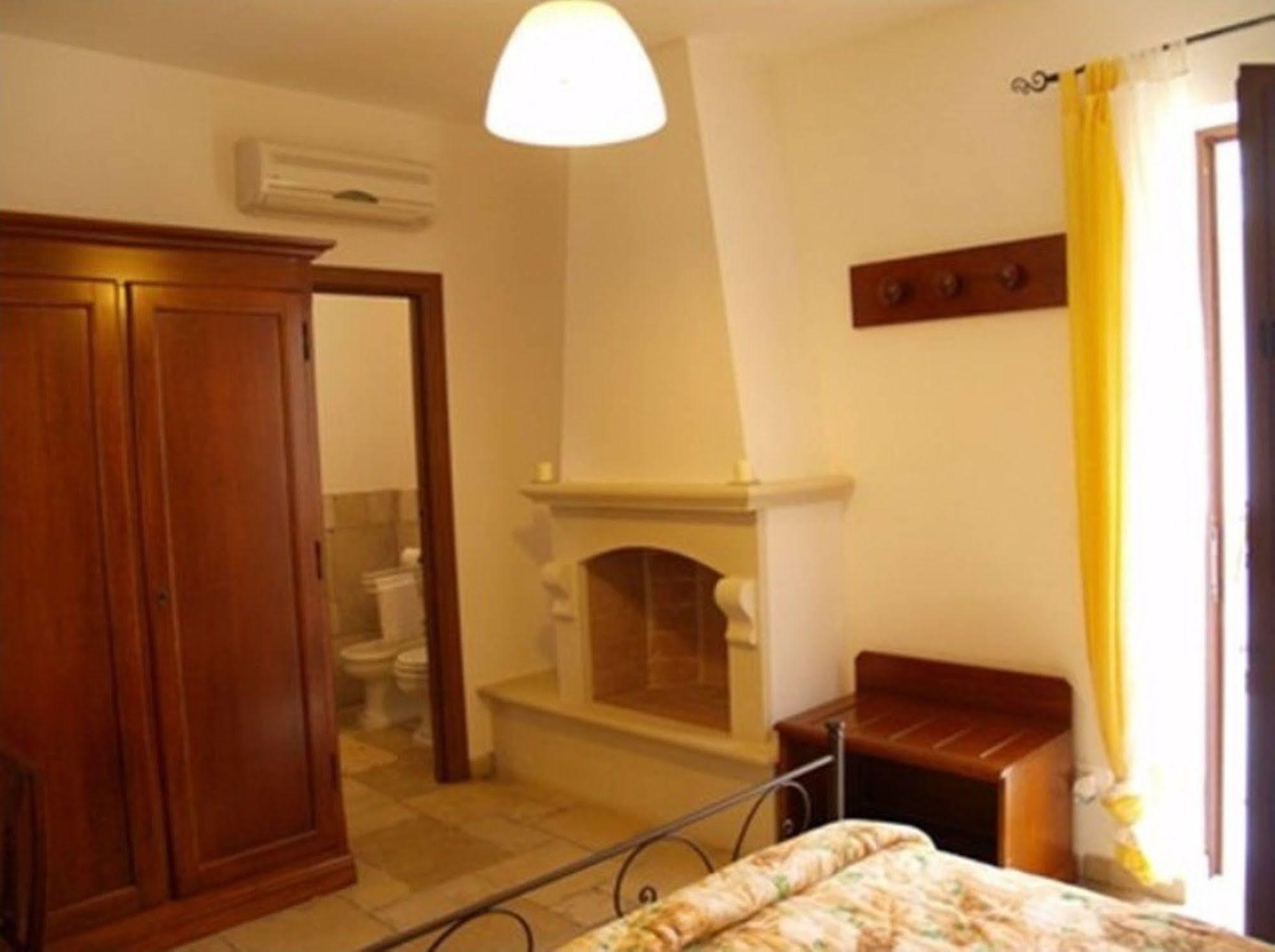 Pignata Bed and Breakfast Savelletri Exteriör bild